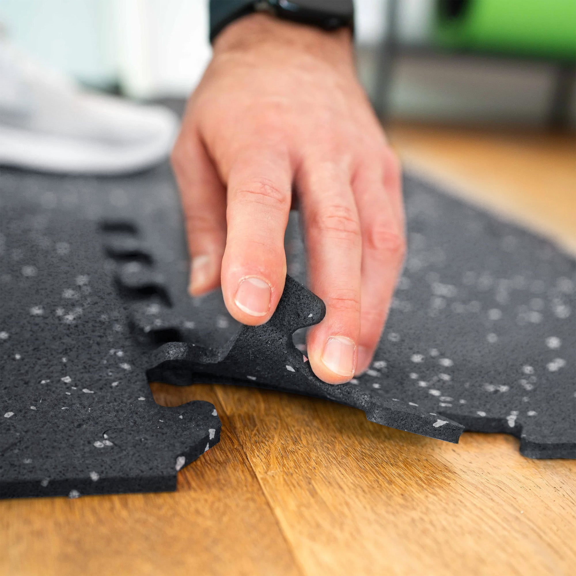 Premium Bodenschutzmatte aus extra dichtem Kautschuk (schwarz-grau) - - Sportmatte von NEOLYMP | Fitnessequipment und Sportartikel